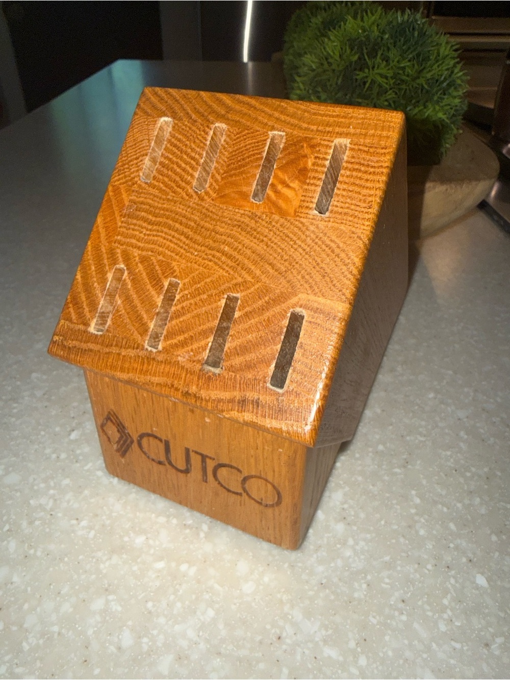 Cutco Table Table Knife Block (8-Slot) Oak Wood